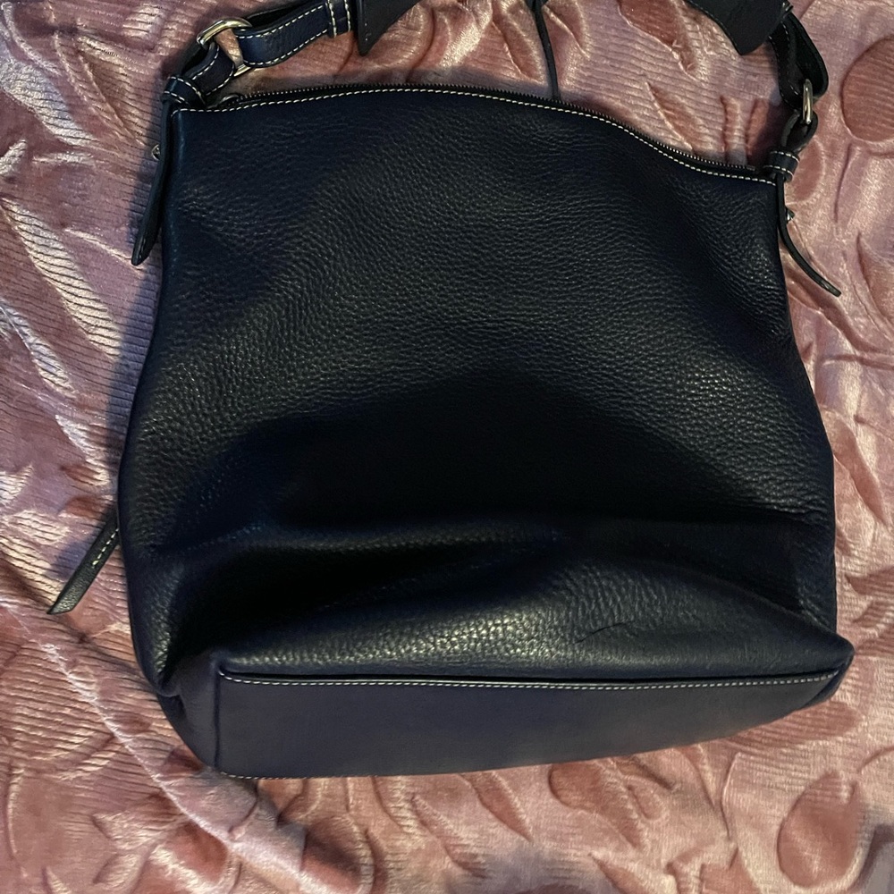 Dooney and Bourke Navy Blue large shoulder bag excellent condition